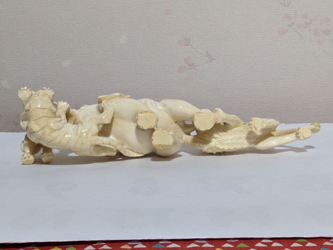 ⭐中国土産 工芸品 細密透かし彫り彫刻 象獅子闘 コレクション骨董品アンティーク