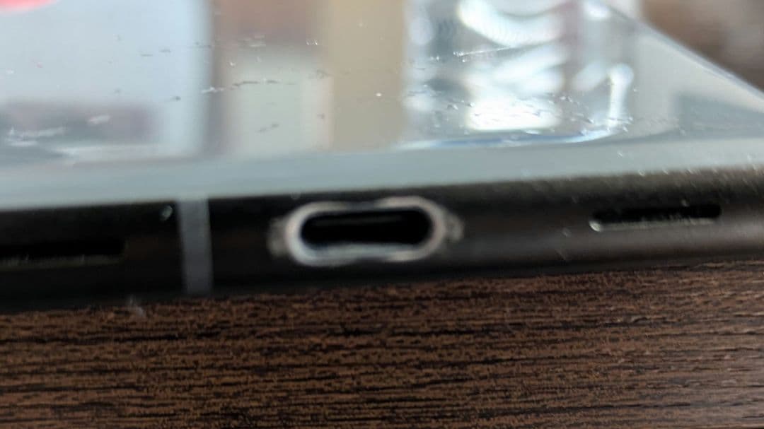 Google Pixel 6a本体とケース