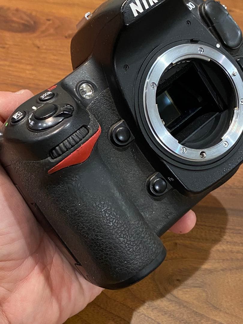 Nikon D300 デジタル一眼レフ 本体とバッテリー付き　動作品