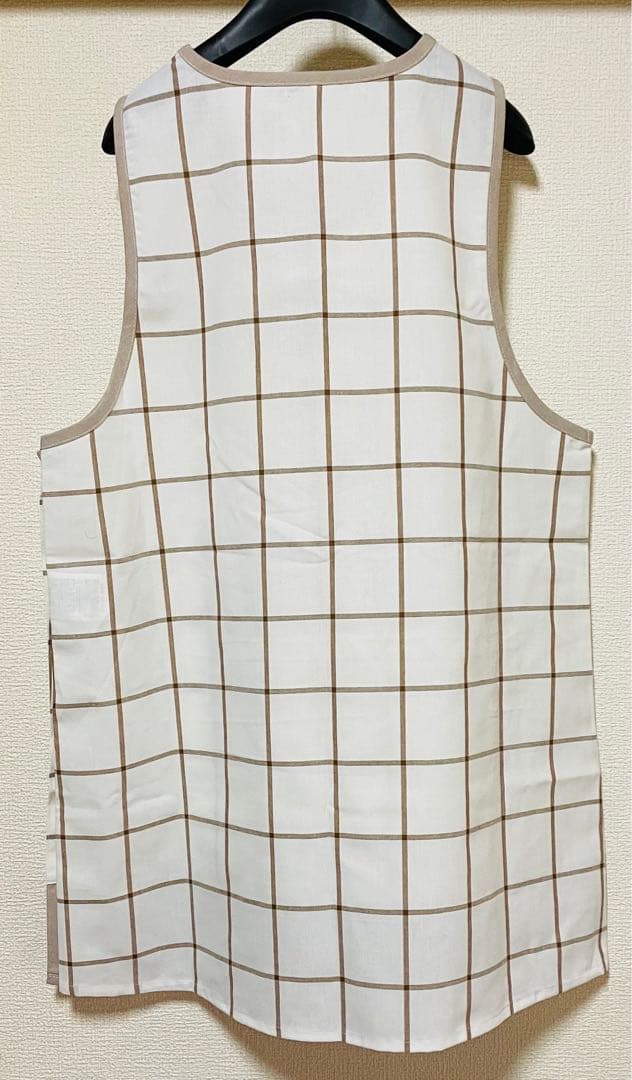 ポムポムプリン　エプロン　新品未使用タグ付き　保育士　介護士　キャラクター　大人