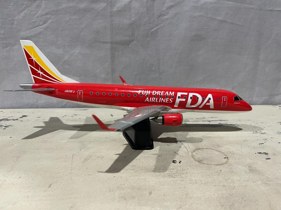 フジドリームエアラインズ | EMBRAER 175 1:100