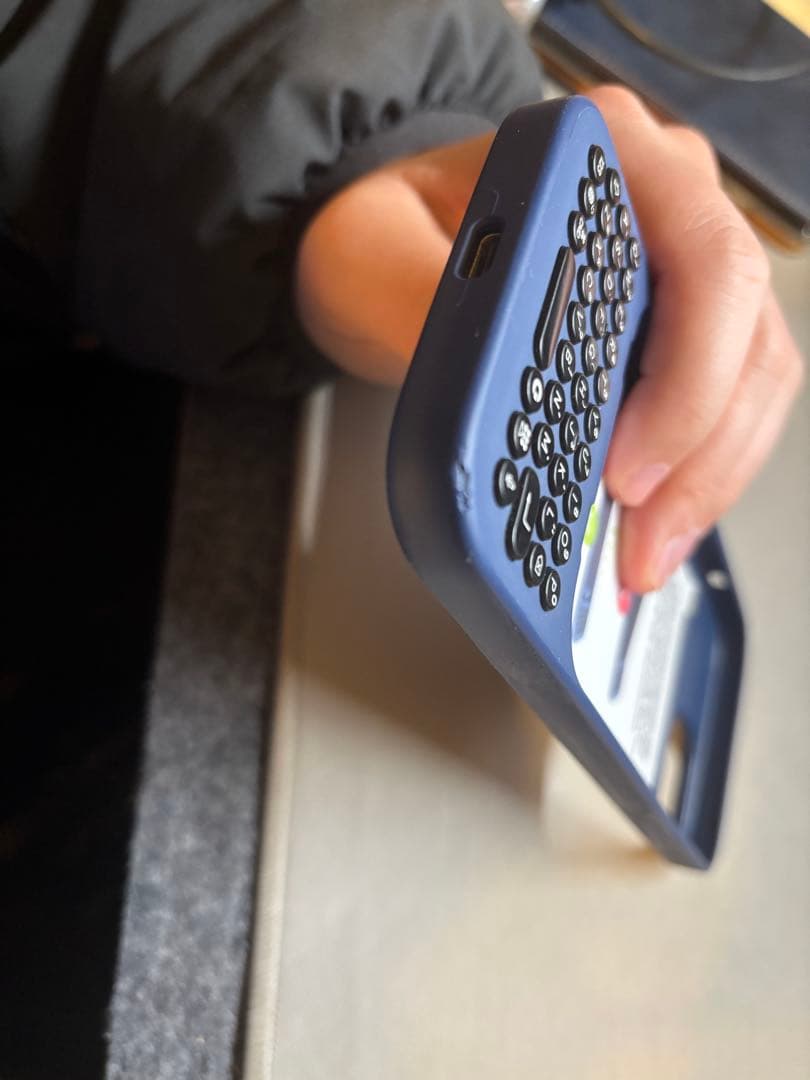 Clicks Keyboard for iPhone 15 中古 自宅保管