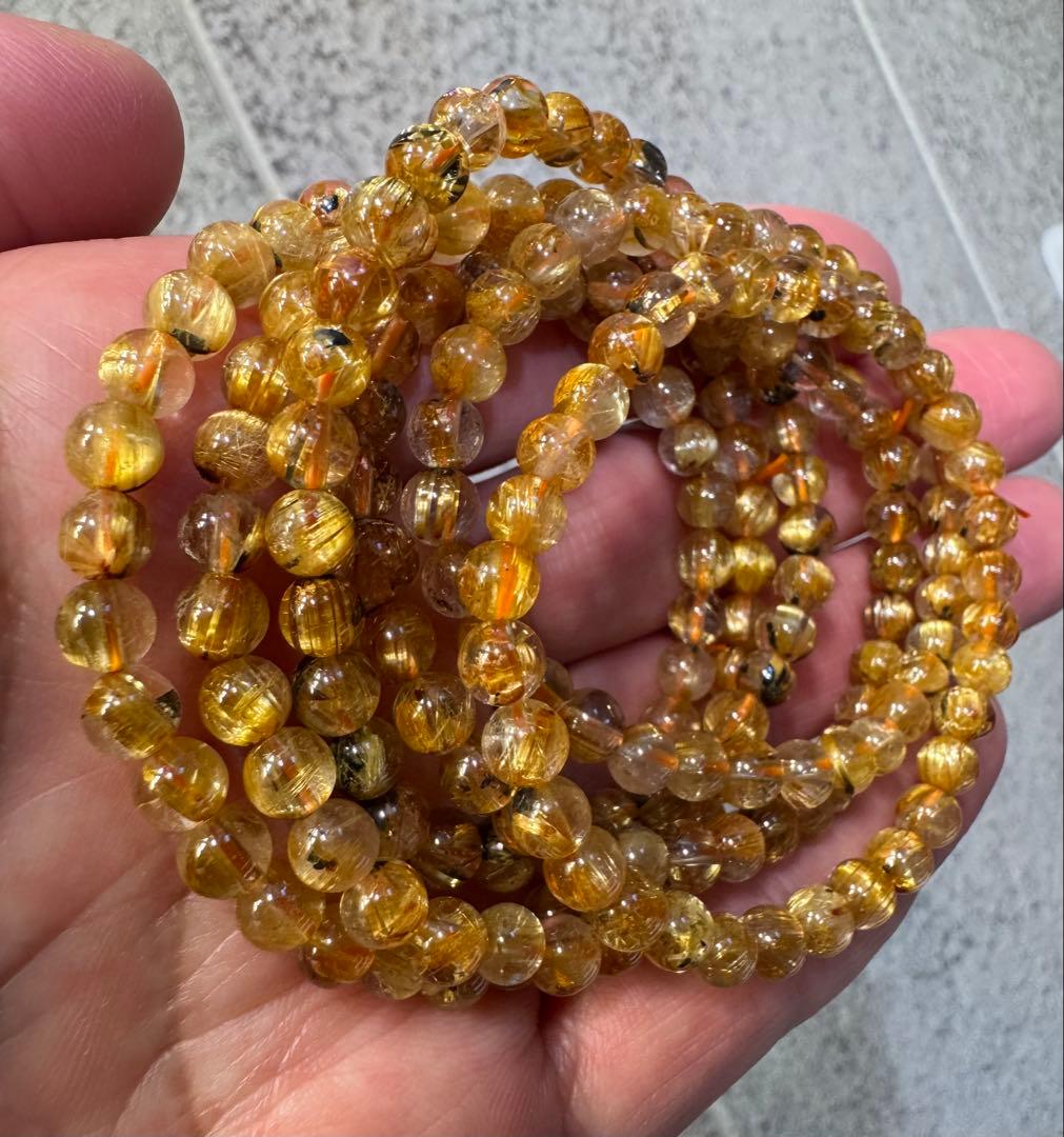 高品質　太陽放射ルチル　　　　　　　　　　　　 ルチルクォーツ　針極太