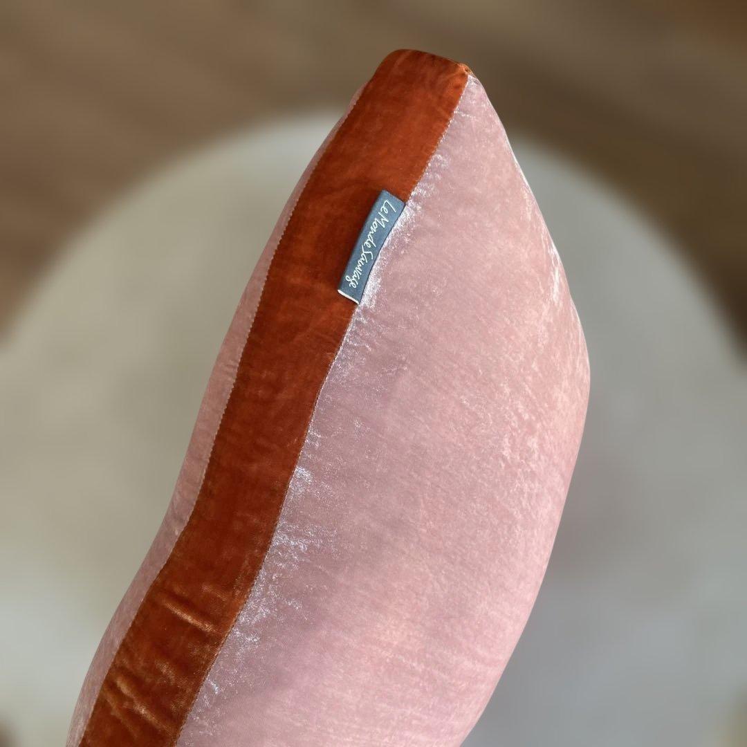 Beatrice LAVAL シルクベロアクッション45×44 エレバンピンク