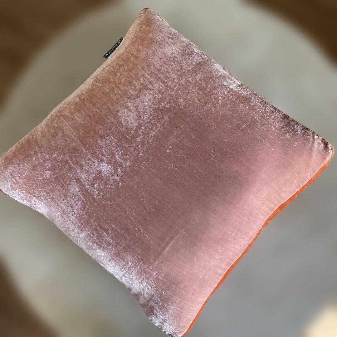 Beatrice LAVAL シルクベロアクッション45×44 エレバンピンク