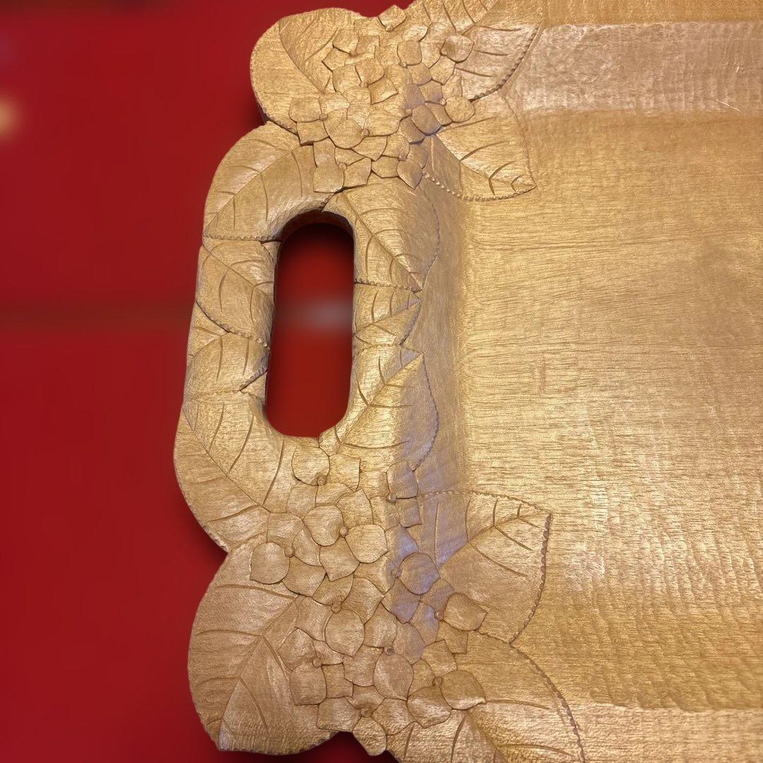 26 木彫り　持ち手付お盆　紫陽花