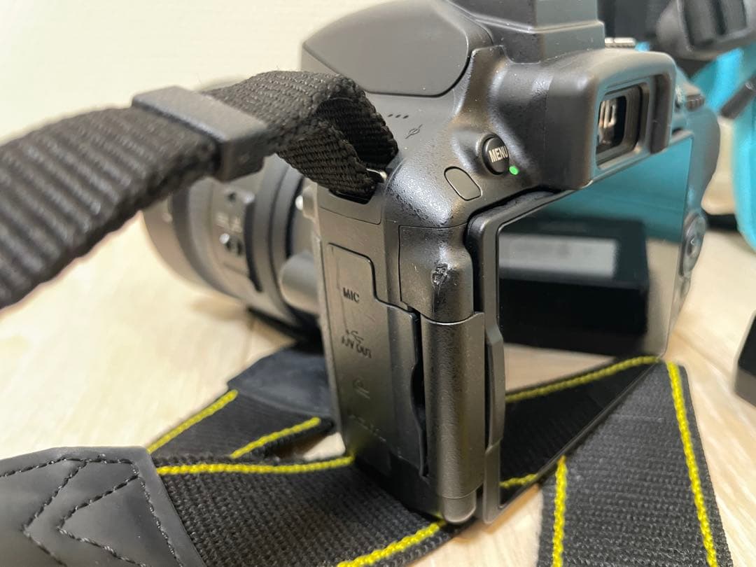 Nikon デジタル一眼レフカメラ レンズ3本付き