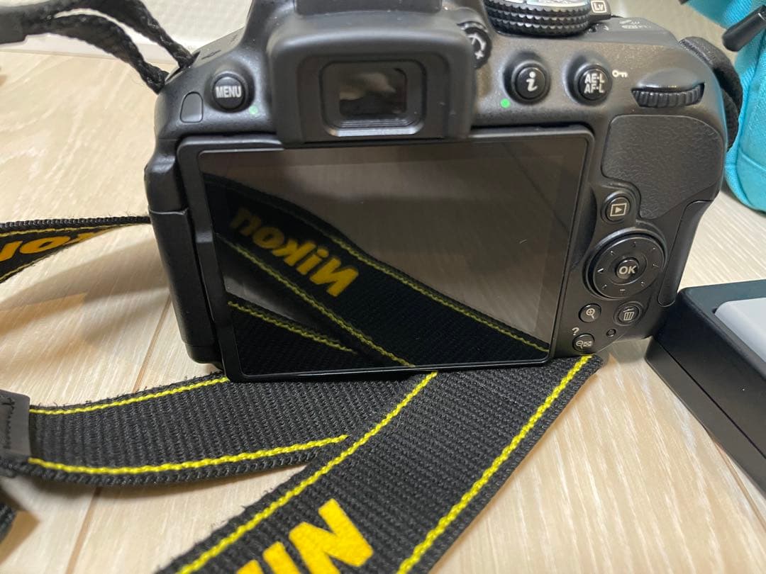 Nikon デジタル一眼レフカメラ レンズ3本付き