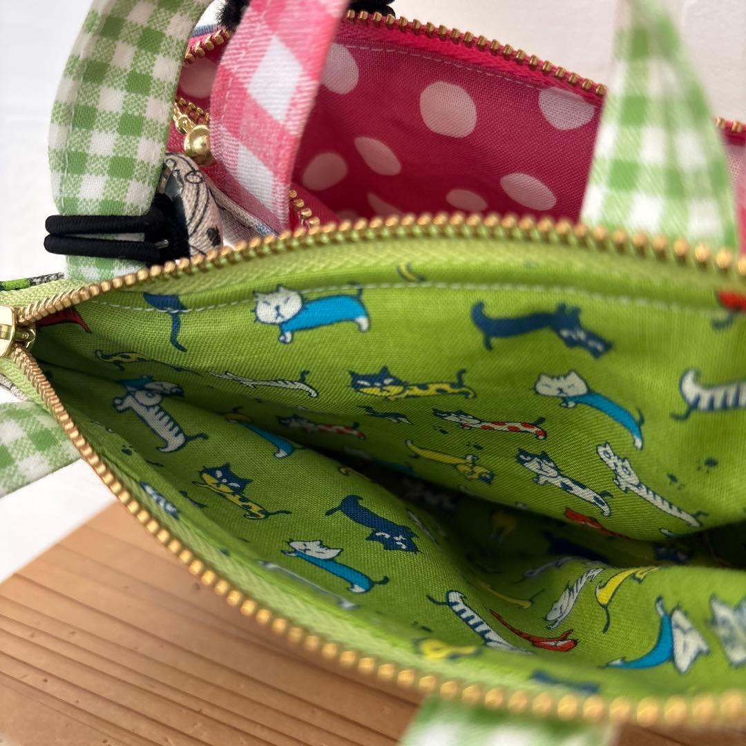 感謝価格　パッチワーク　猫柄　持ち手付き16cmファスナーポーチ ハンドメイド