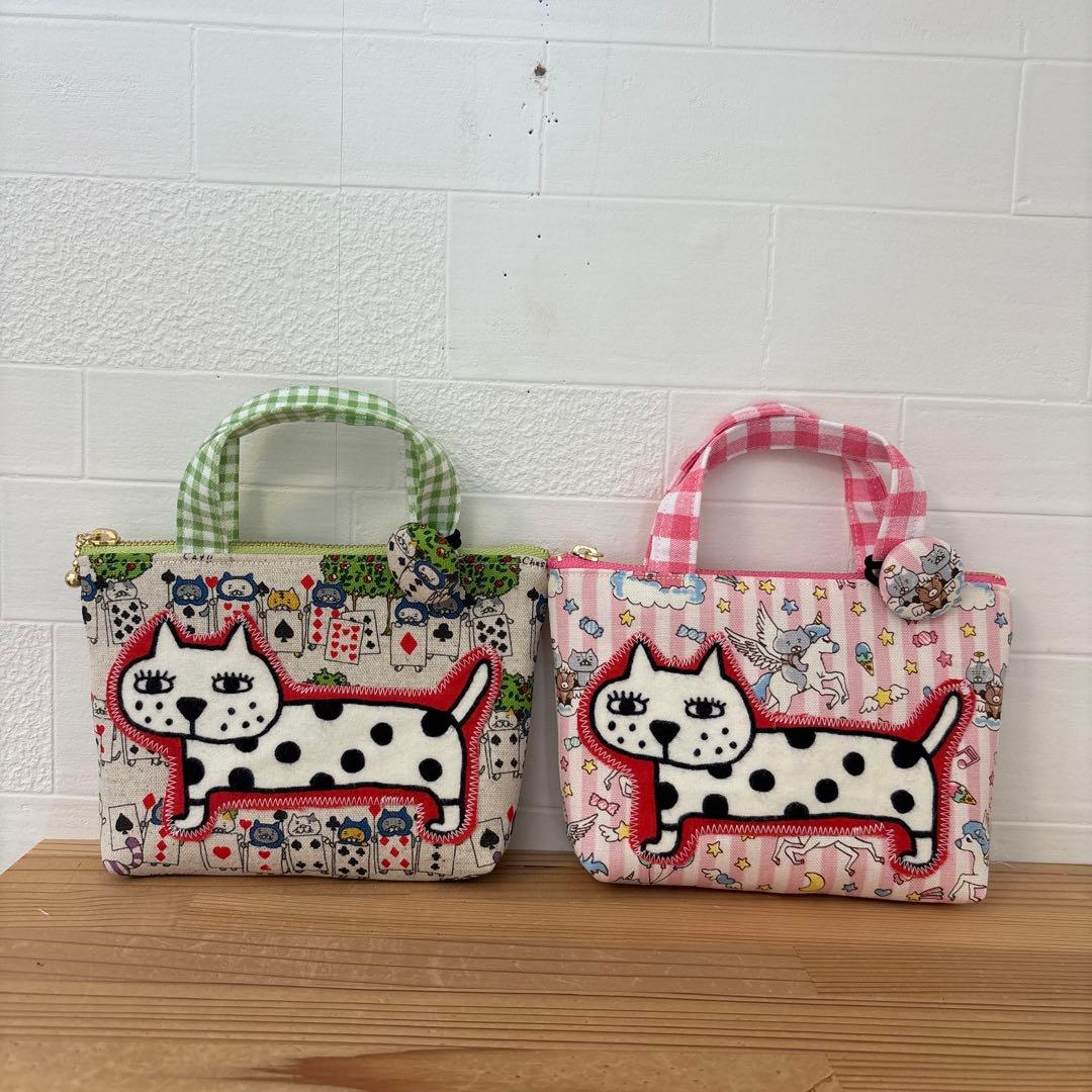 感謝価格　パッチワーク　猫柄　持ち手付き16cmファスナーポーチ ハンドメイド