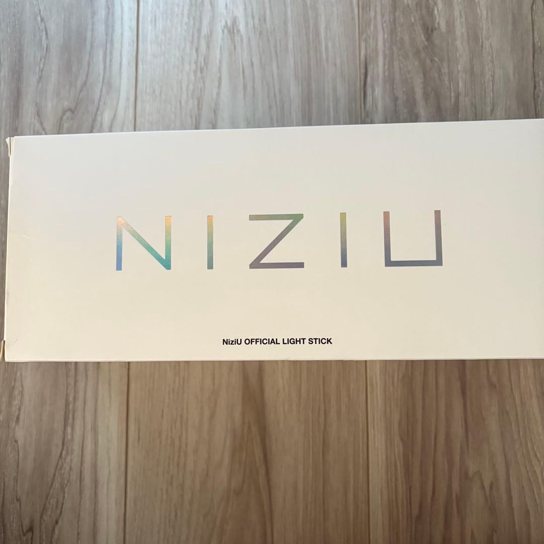 m*a様 NiziU 公式ペンライト