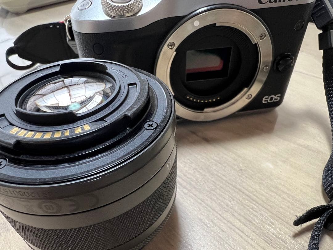 美品 Canon EOS M6 ミラーレス一眼 本体/レンズ/付属品等