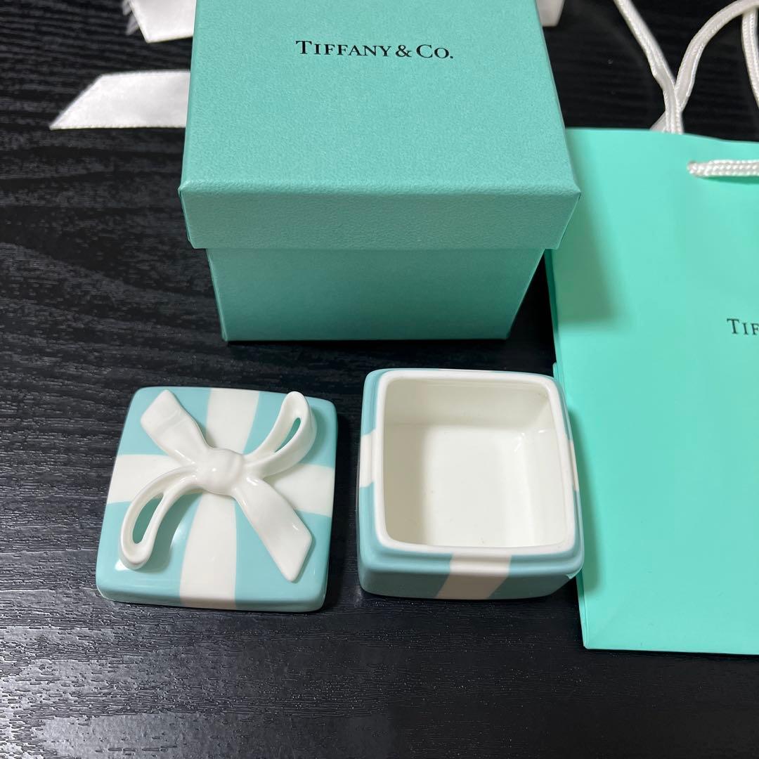 TIFFANY&Co. 陶器のプレゼントボックス型ケース　箱、リボン、紙袋付属