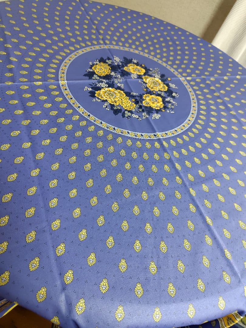 R8 バスティードラベンド 円形クロス