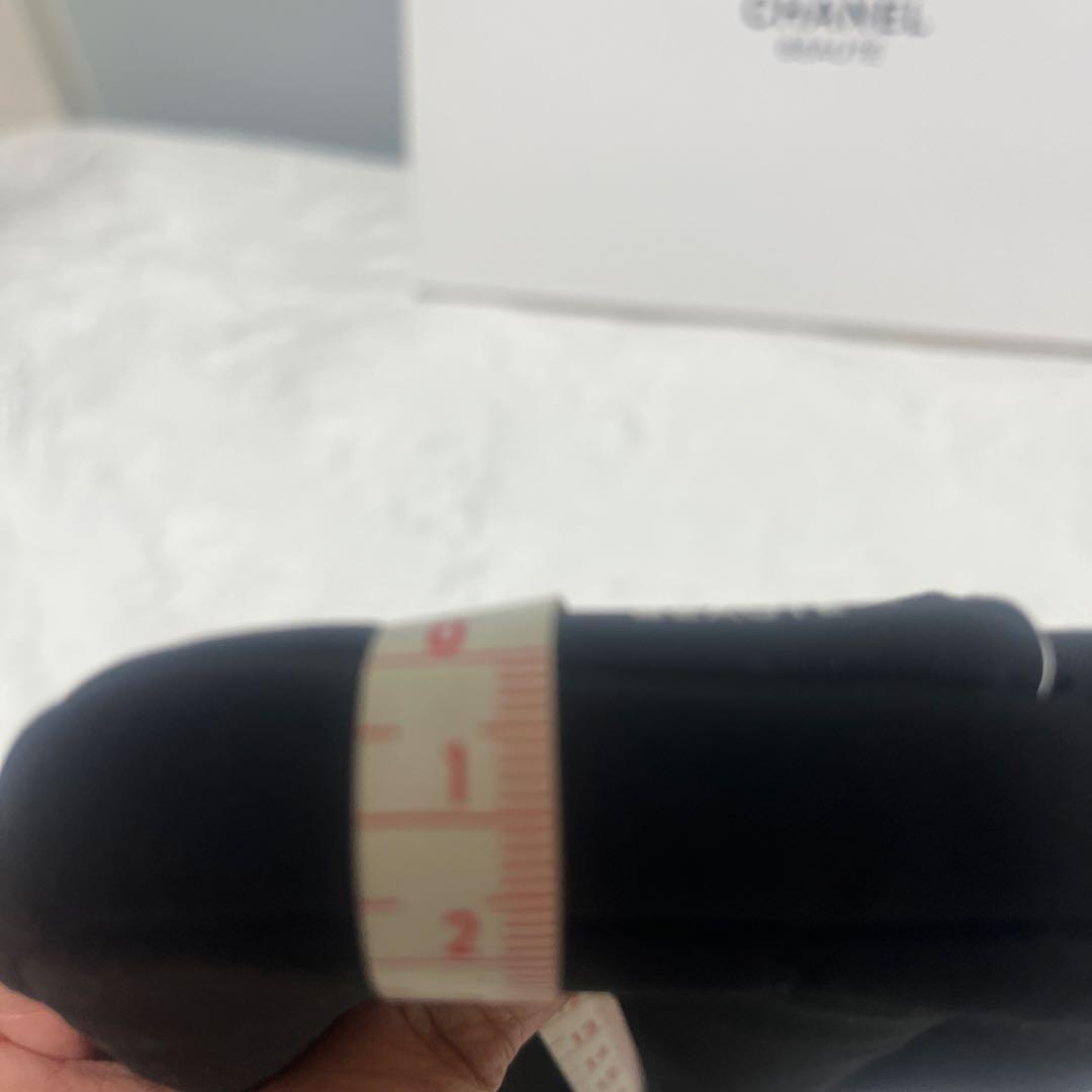 CHANEL クッションポーチ ブラック 約30cm x 20cm