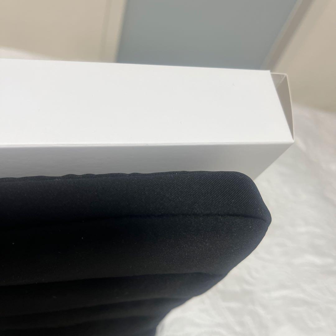 CHANEL クッションポーチ ブラック 約30cm x 20cm