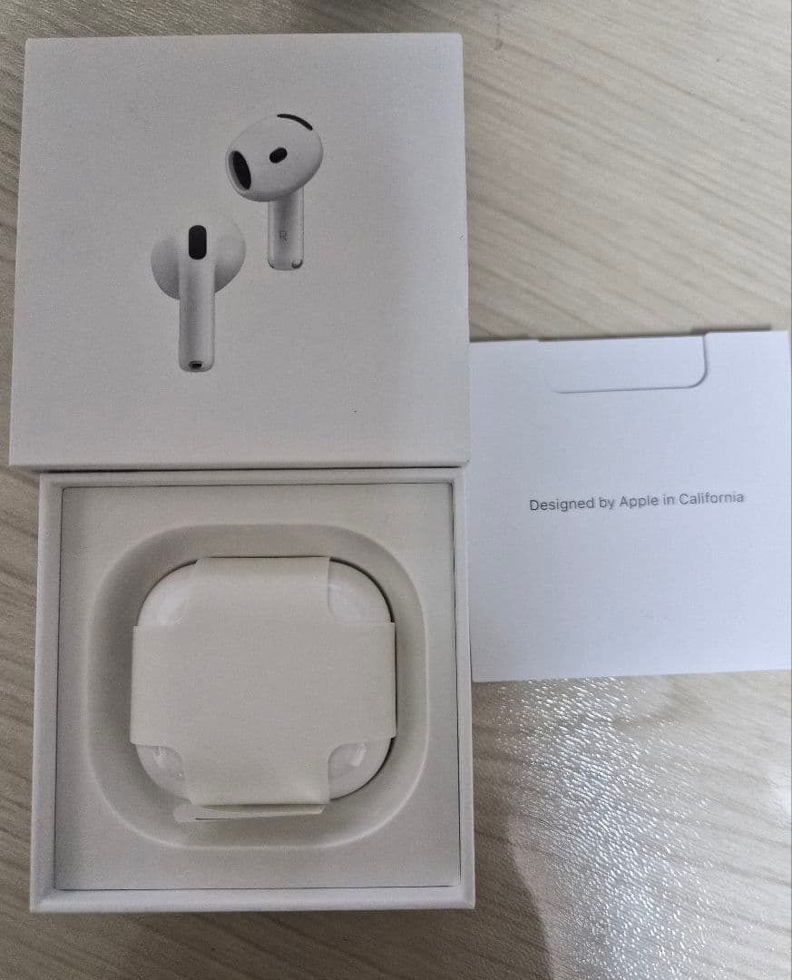 左、ケースのみ！AirPods 4 /アクティブノイズキャンセリング機能搭載