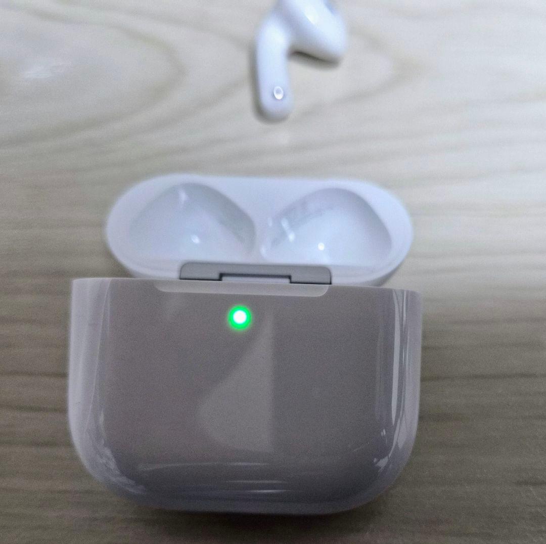 左、ケースのみ！AirPods 4 /アクティブノイズキャンセリング機能搭載