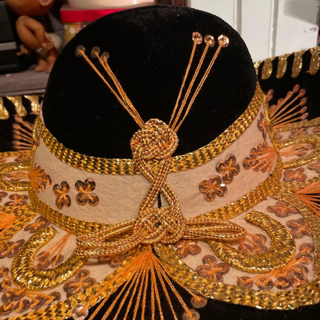 【豪華刺繍】メキシカン ソンブレロ ブラック×ゴールド 装飾ハットディスプレイ