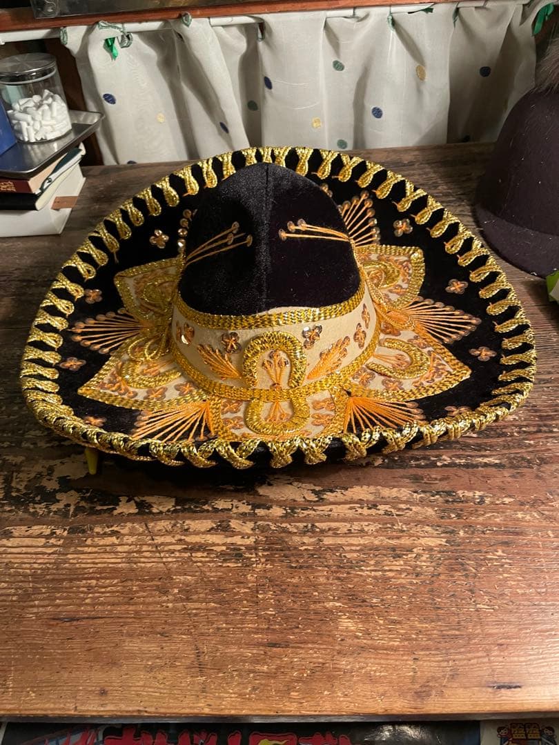 【豪華刺繍】メキシカン ソンブレロ ブラック×ゴールド 装飾ハットディスプレイ