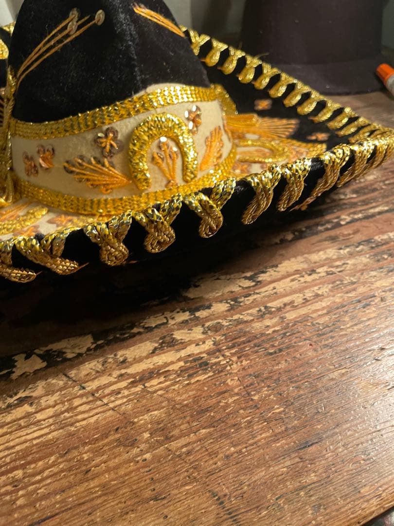 【豪華刺繍】メキシカン ソンブレロ ブラック×ゴールド 装飾ハットディスプレイ