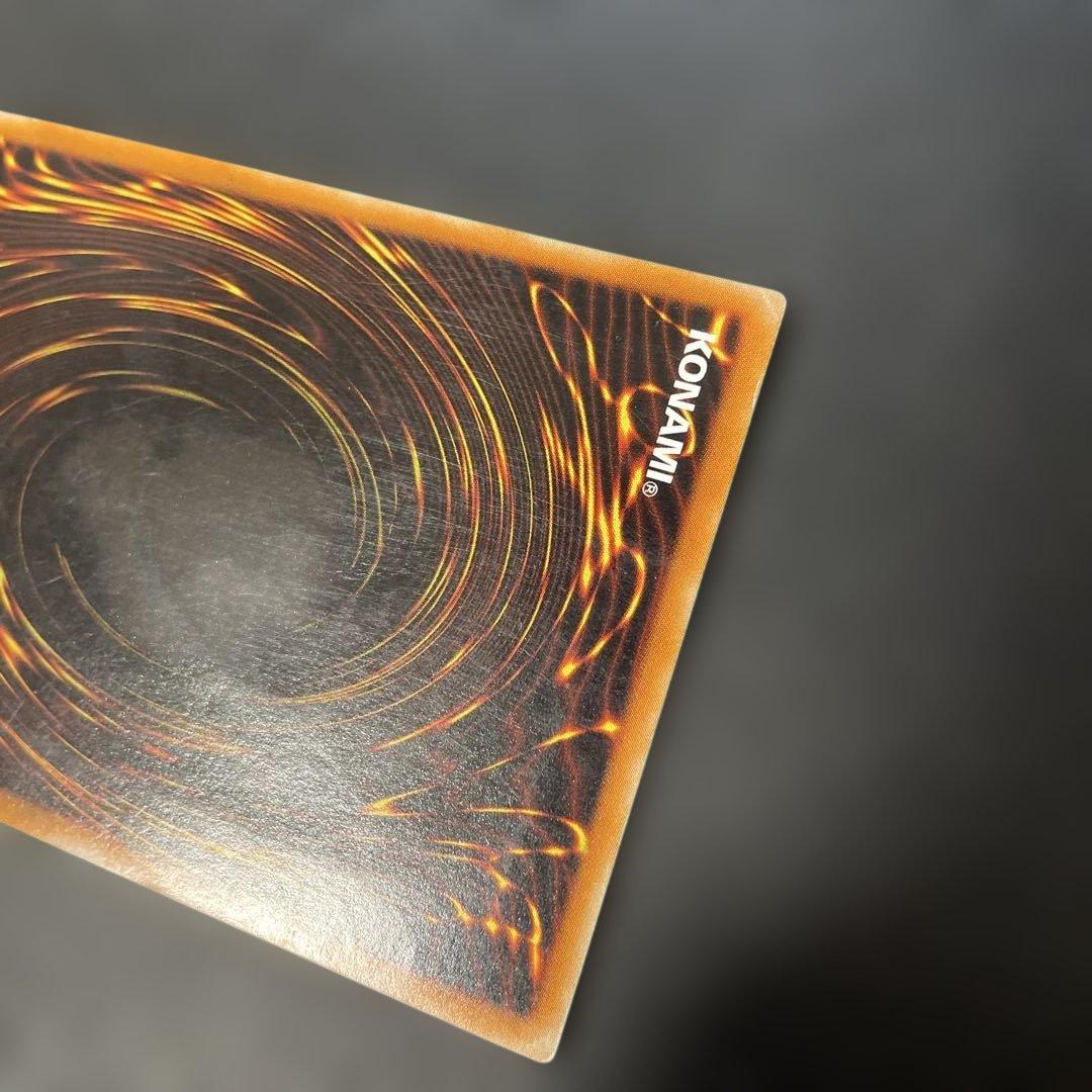 遊戯王3期　混沌の黒魔術師　レリーフ　307-010 2y