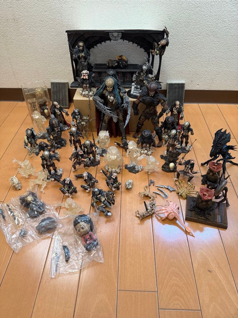 Ｔ*様 【大量まとめ売り】McFarlane AVP/プレデターフィギュアミニ