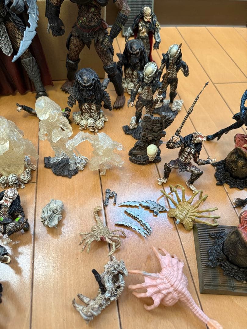Ｔ*様 【大量まとめ売り】McFarlane AVP/プレデターフィギュアミニ