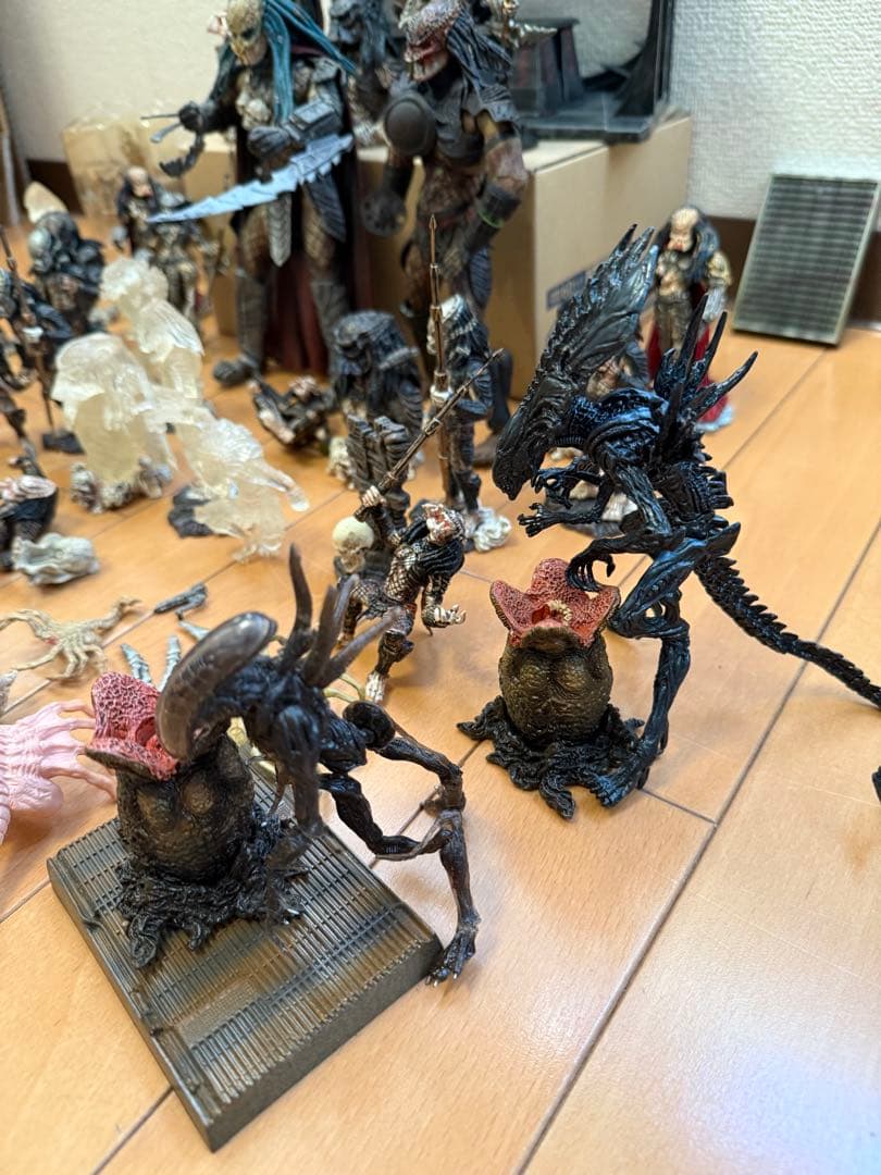 Ｔ*様 【大量まとめ売り】McFarlane AVP/プレデターフィギュアミニ