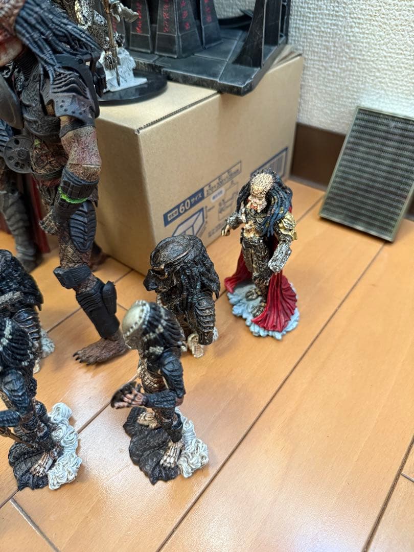 Ｔ*様 【大量まとめ売り】McFarlane AVP/プレデターフィギュアミニ