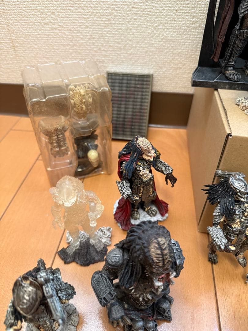 Ｔ*様 【大量まとめ売り】McFarlane AVP/プレデターフィギュアミニ