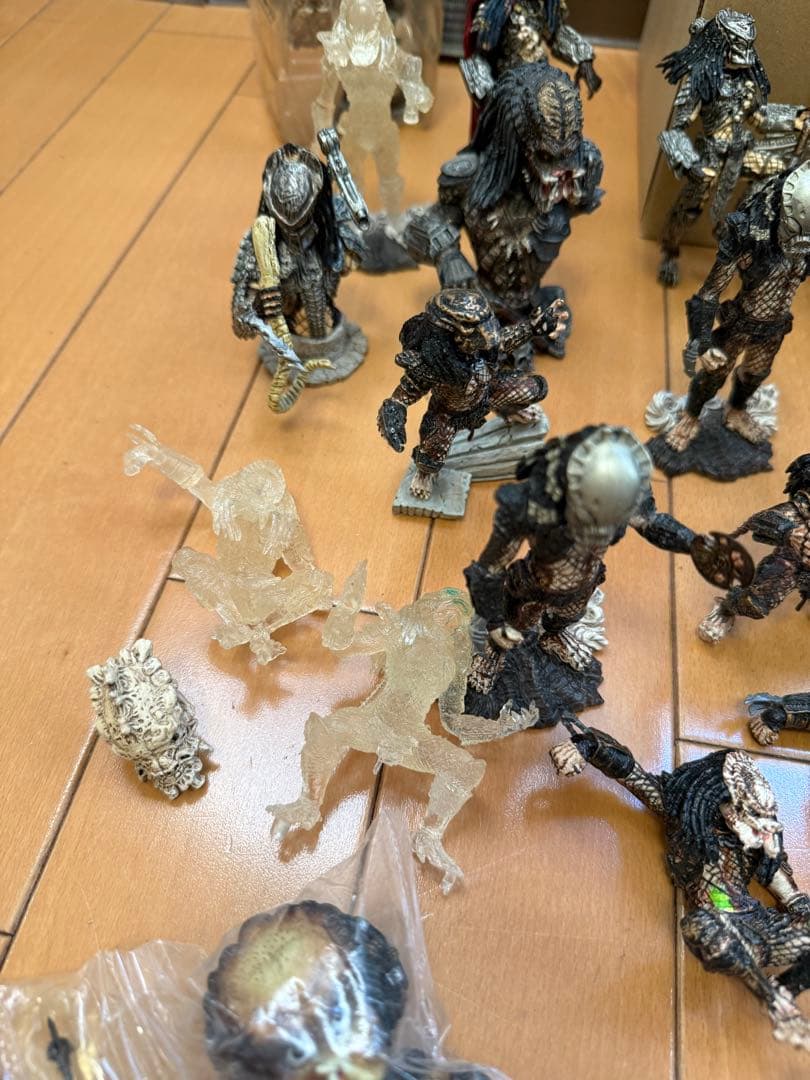 Ｔ*様 【大量まとめ売り】McFarlane AVP/プレデターフィギュアミニ