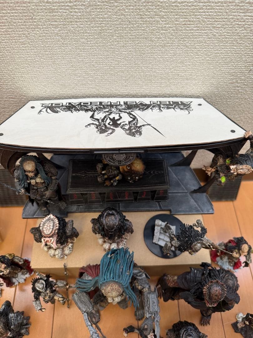 Ｔ*様 【大量まとめ売り】McFarlane AVP/プレデターフィギュアミニ