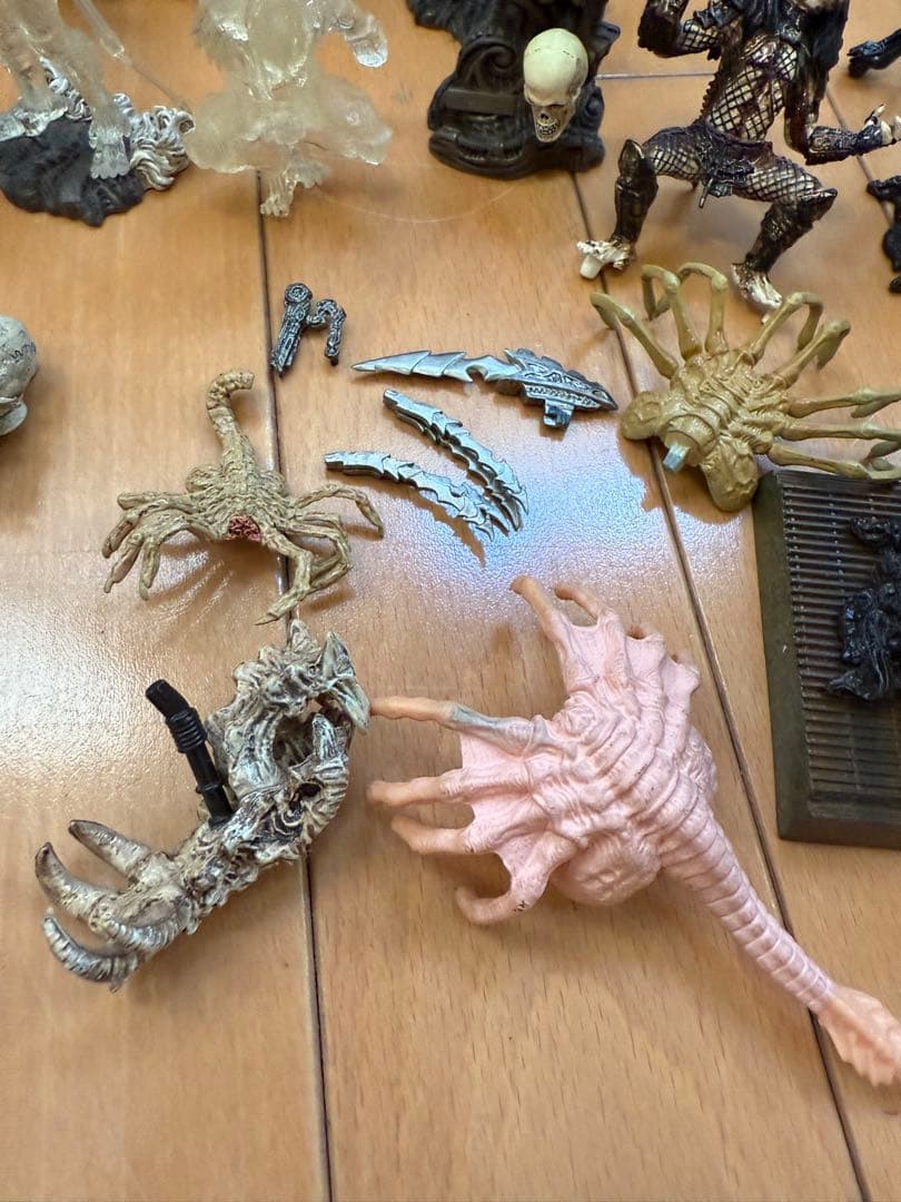 Ｔ*様 【大量まとめ売り】McFarlane AVP/プレデターフィギュアミニ