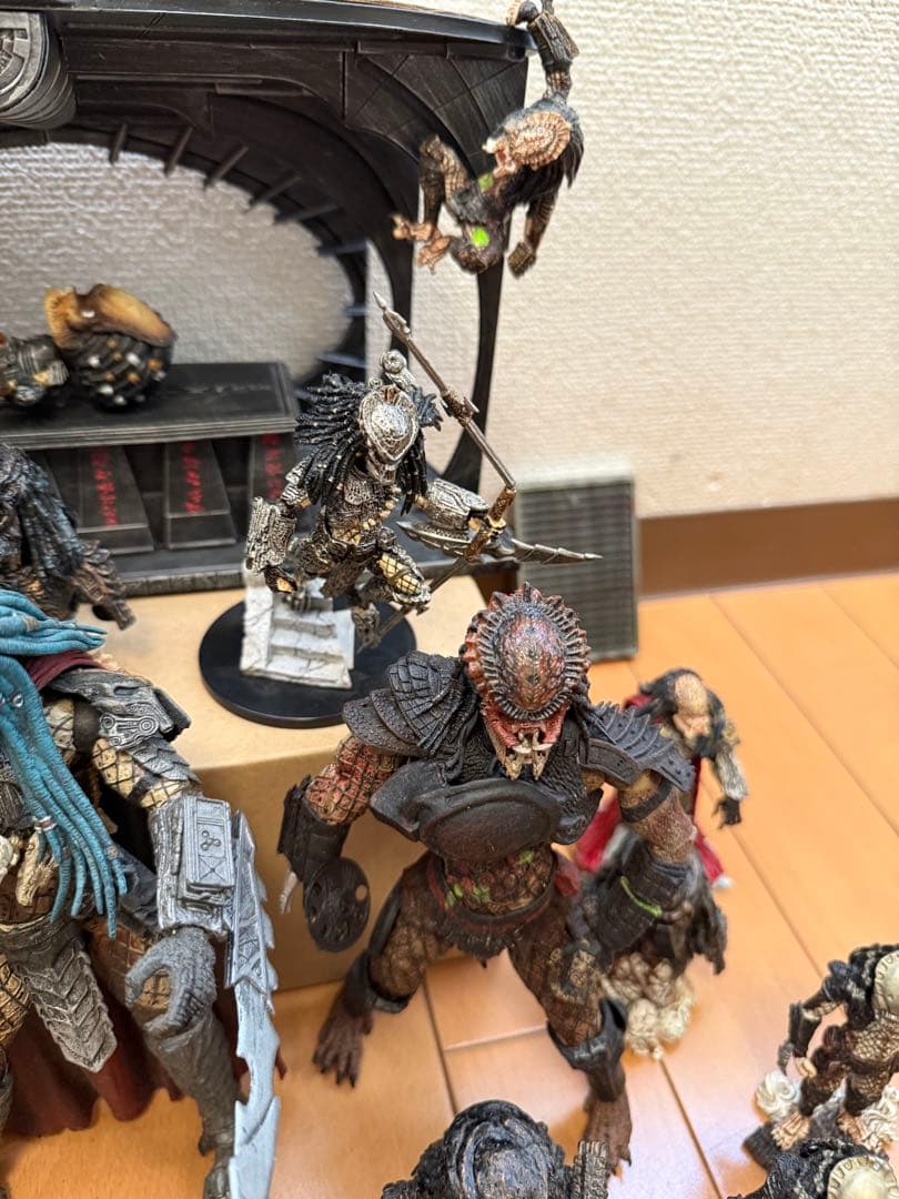 Ｔ*様 【大量まとめ売り】McFarlane AVP/プレデターフィギュアミニ