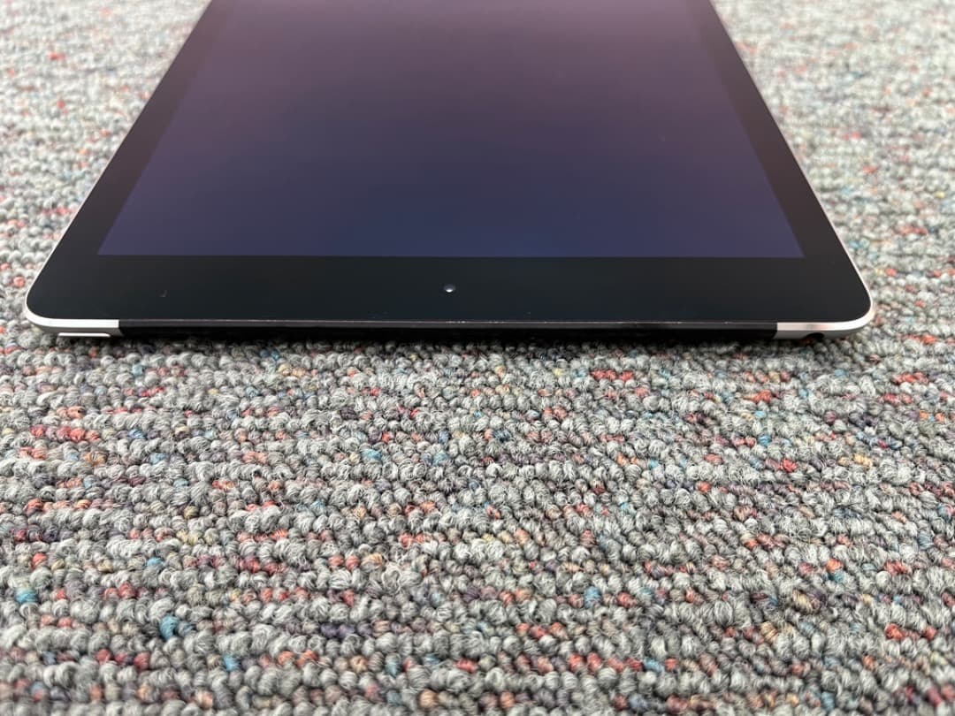 iPad Air2　Wi-Fi+Cellular　simフリー　f853