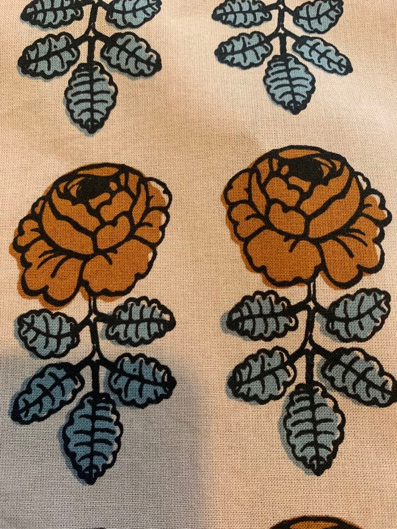 【美品　入手困難】マリメッコ　クッションカバー　ヴィヒキルース　伊勢丹限定カラー