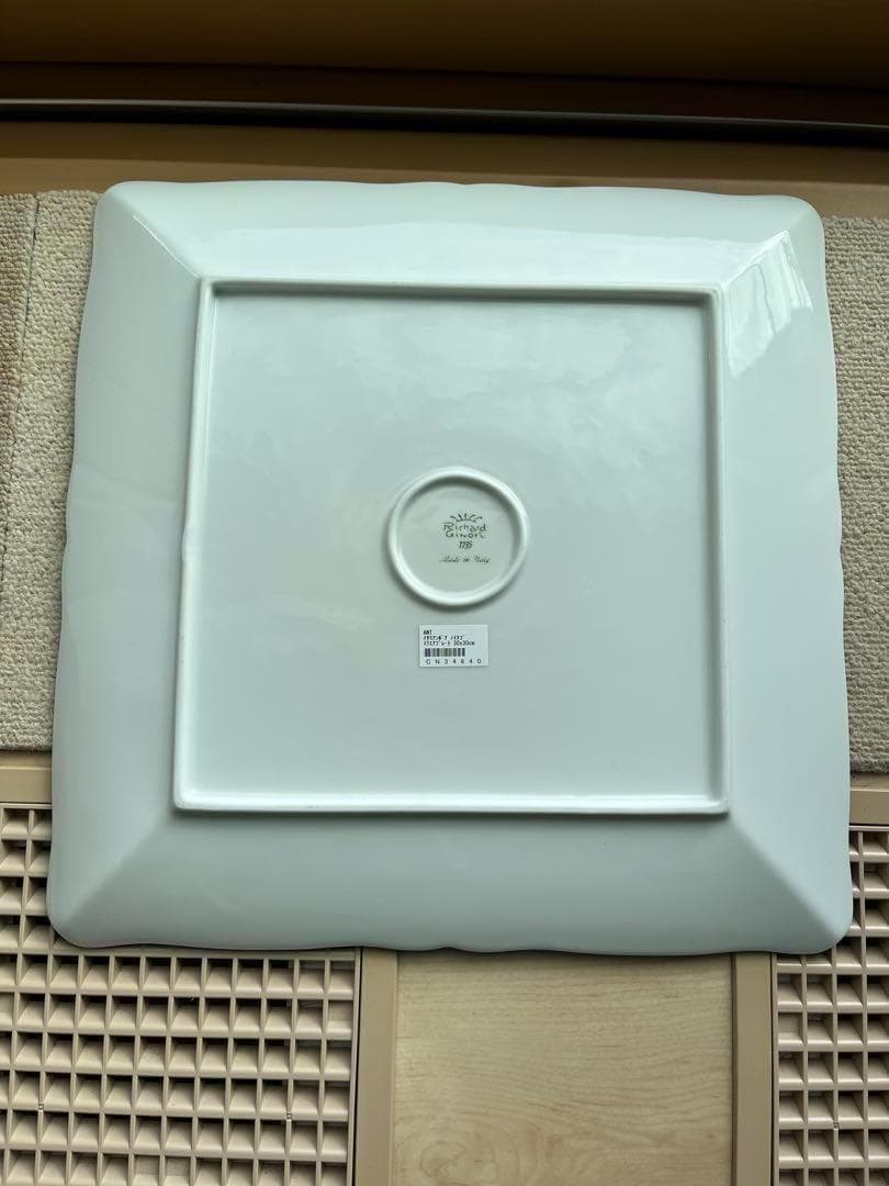 リチャードジノリ イタリアンポア / 野いちご（30㎝）