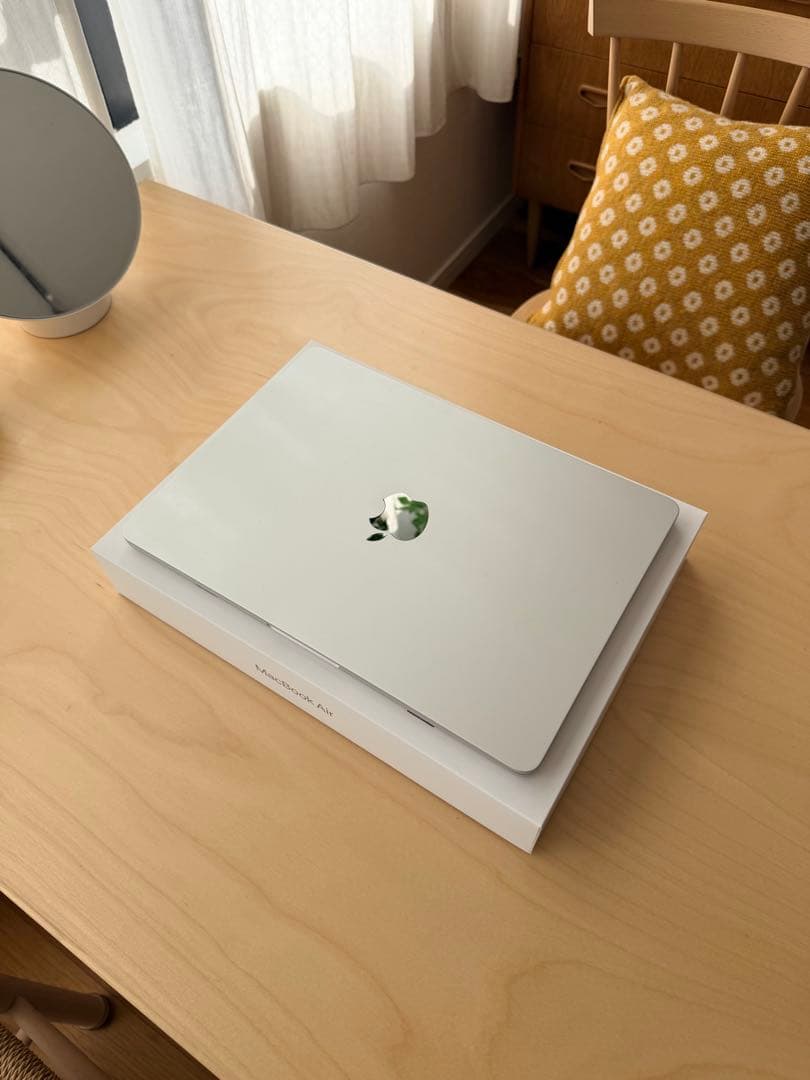 Apple MacBook Air M4 13インチ 256MB シルバー