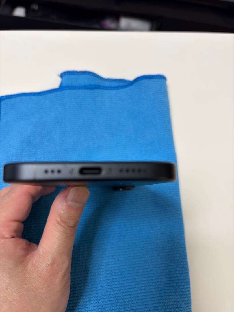 Apple iPhone 16スペースブラック
