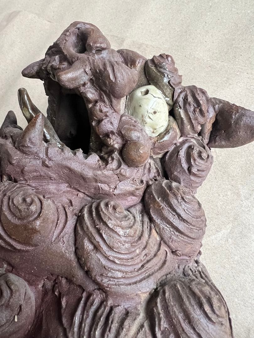 島常賀　台付焼き〆シーサー　壺屋焼