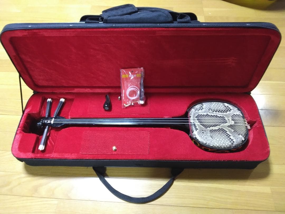 三線（沖縄三味線）入門用ケース付　付属品あり