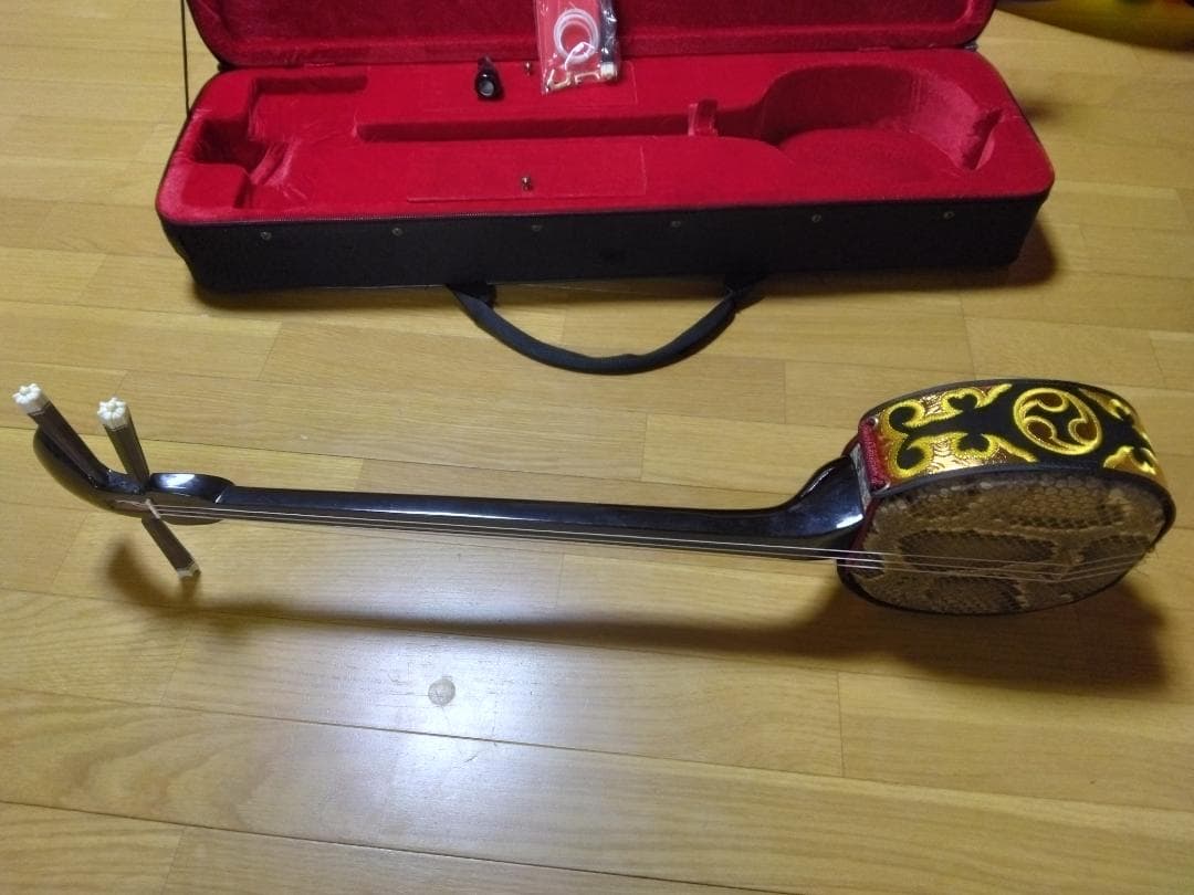 三線（沖縄三味線）入門用ケース付　付属品あり