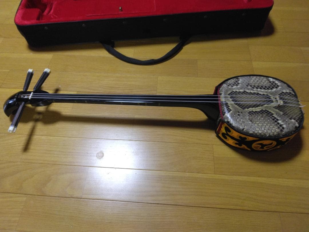 三線（沖縄三味線）入門用ケース付　付属品あり