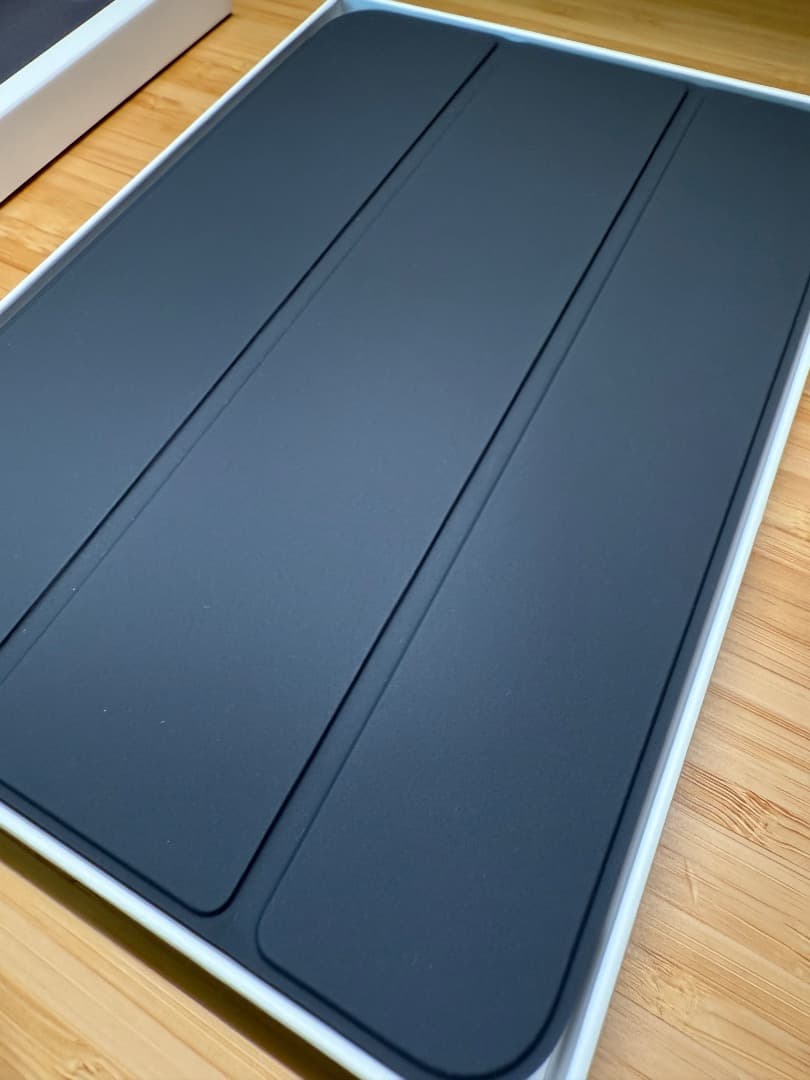 純正iPad mini（A17 Pro）用Smart Folioチャコールグレイ