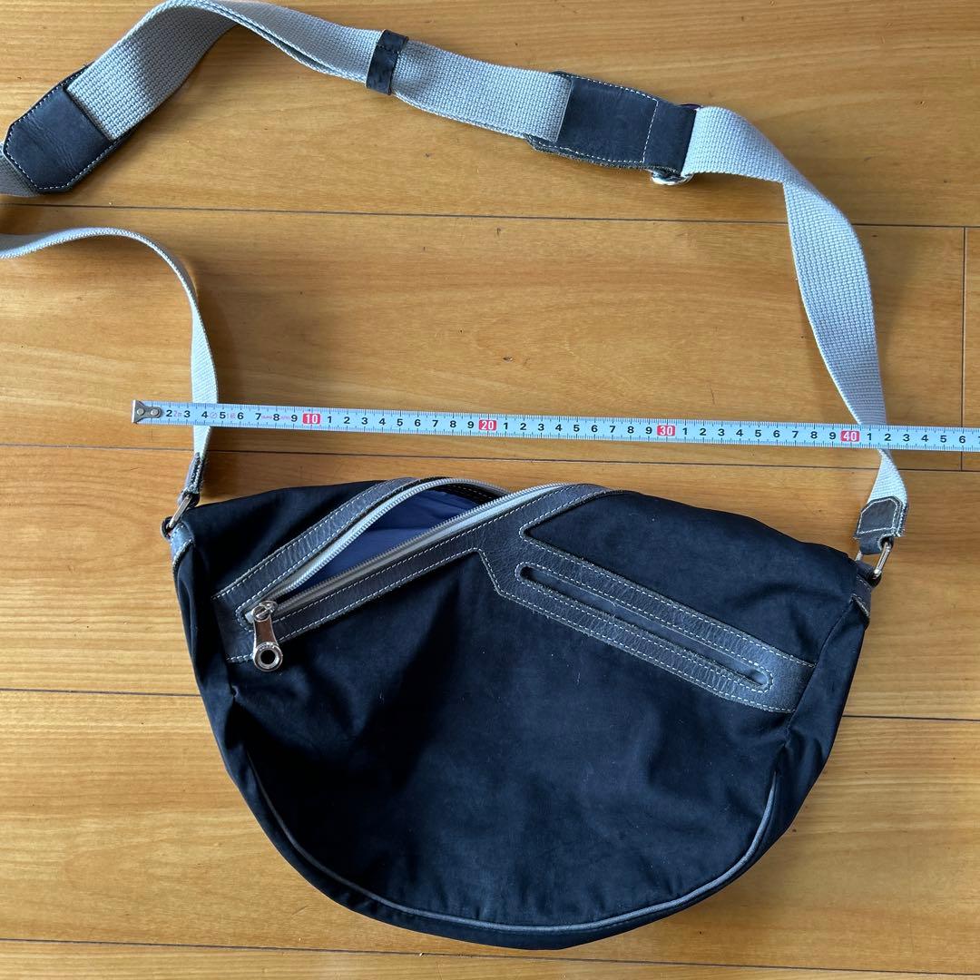 HMAEN 黒 ボディバッグ ファスナー付き