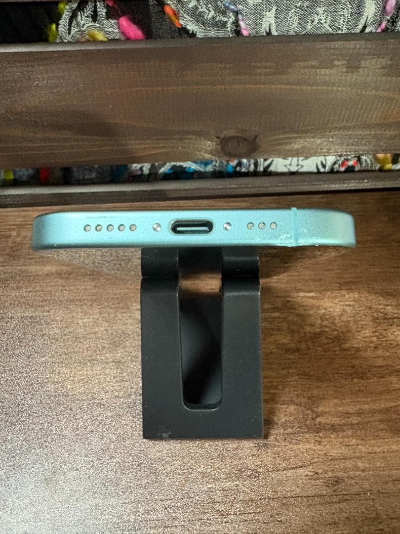 【超美品】iPhone16 バッテリー100% 128GB ティール