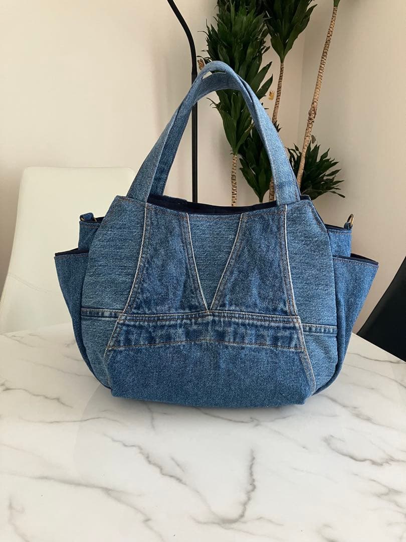 824 大きめデニムリメイクバック　ハンドメイド