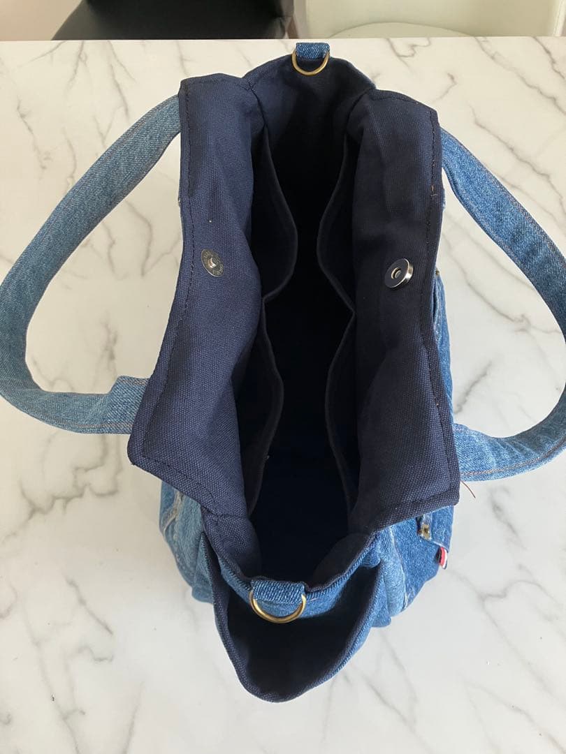 824 大きめデニムリメイクバック　ハンドメイド