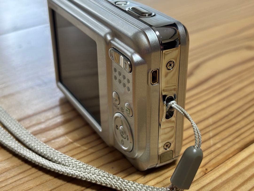FUJIFILM /A220 12.2メガピクセル コンパクトデジタルカメラ